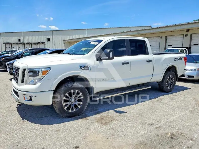 2018 Nissan TITAN фото