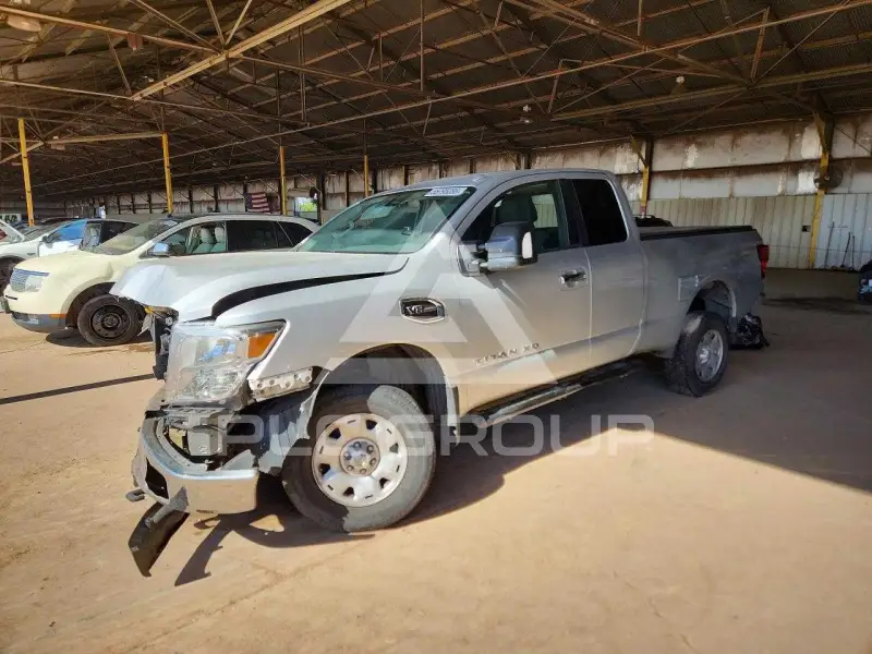 2018 Nissan TITAN фото