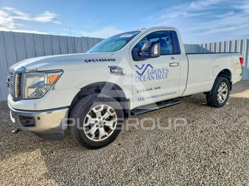 2018 Nissan TITAN фото