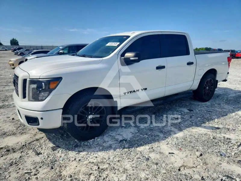 2018 Nissan TITAN фото