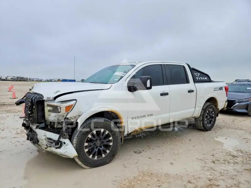 2018 Nissan TITAN фото