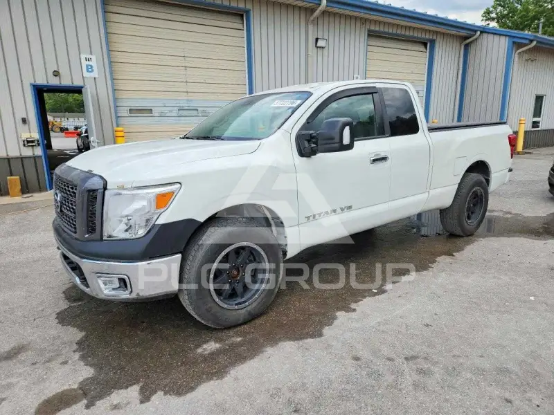 2018 Nissan TITAN фото