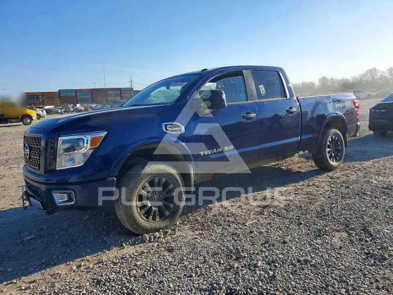 2018 Nissan TITAN фото