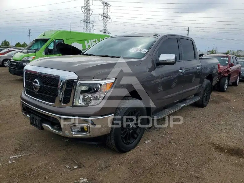 2018 Nissan TITAN фото