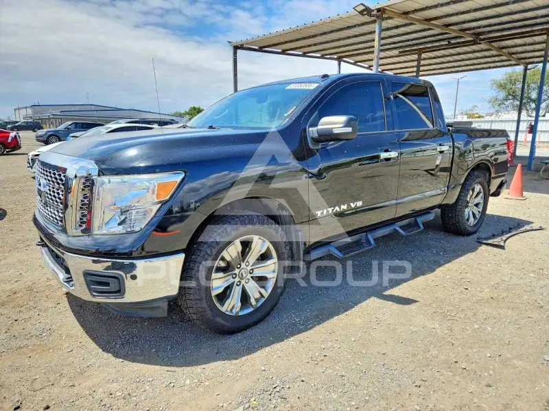 2018 Nissan TITAN photo