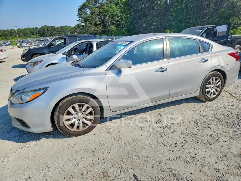 2018 Nissan ALTIMA photo