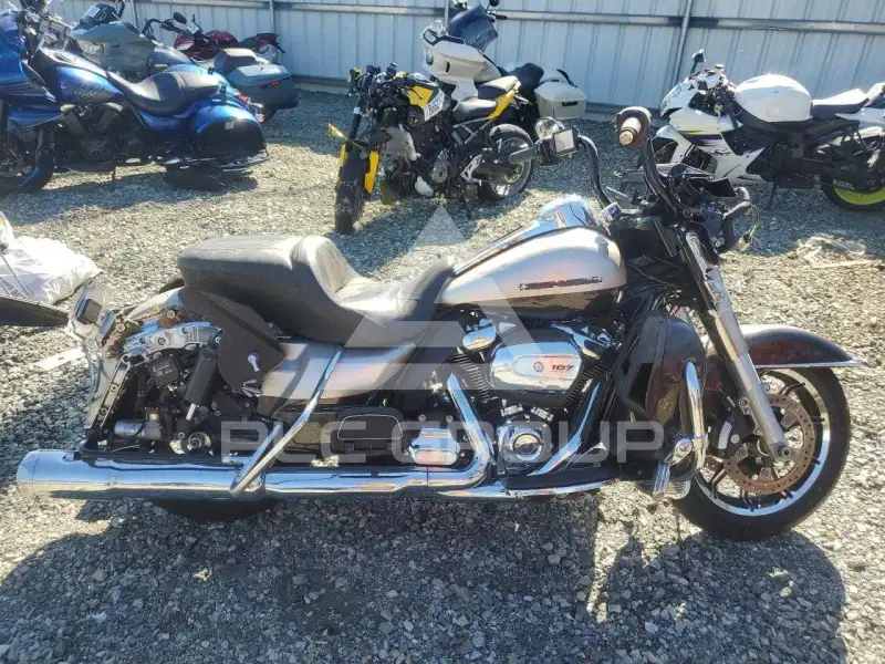 2018 Harley-Davidson FL photo