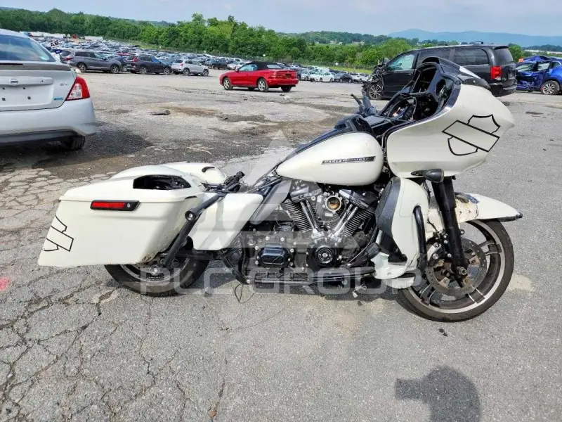 2018 Harley-Davidson FL photo