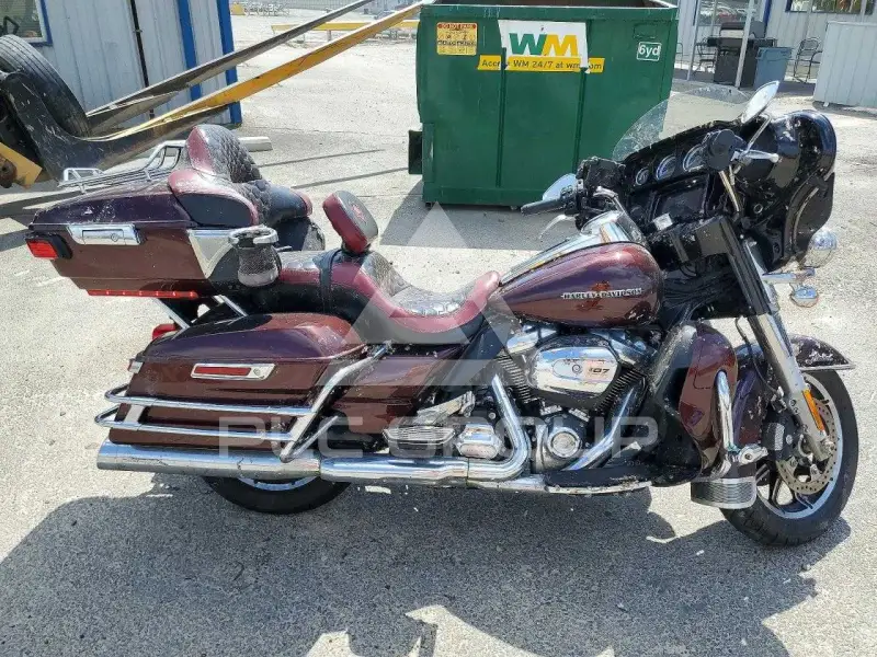 2018 Harley-Davidson FL photo