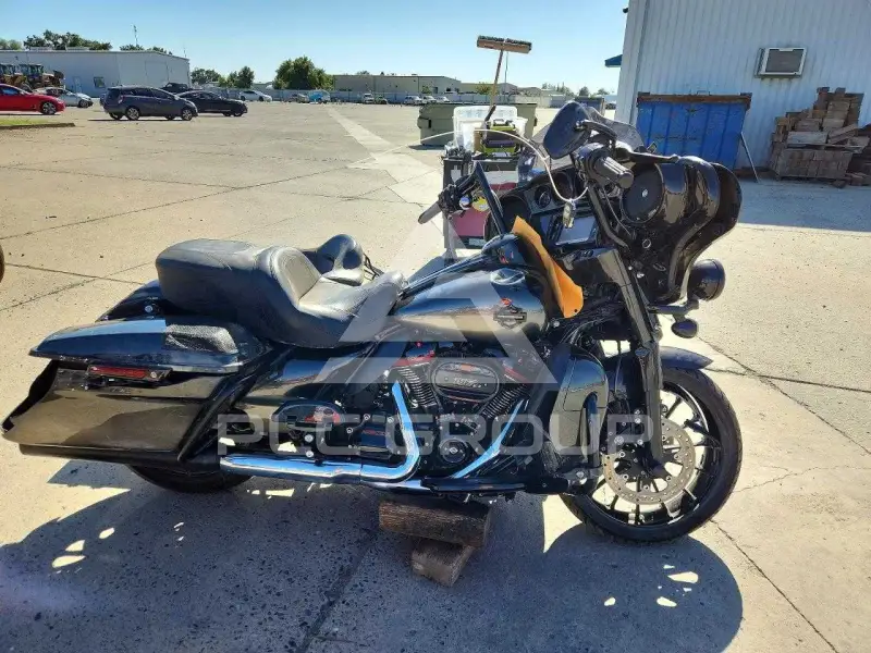 2018 Harley-Davidson FLSE photo