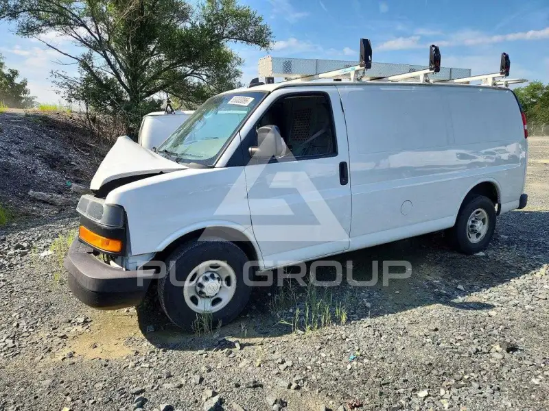 2018 Chevrolet Express photo