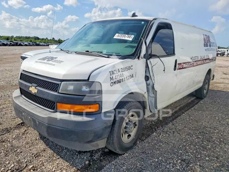 2018 Chevrolet Express photo