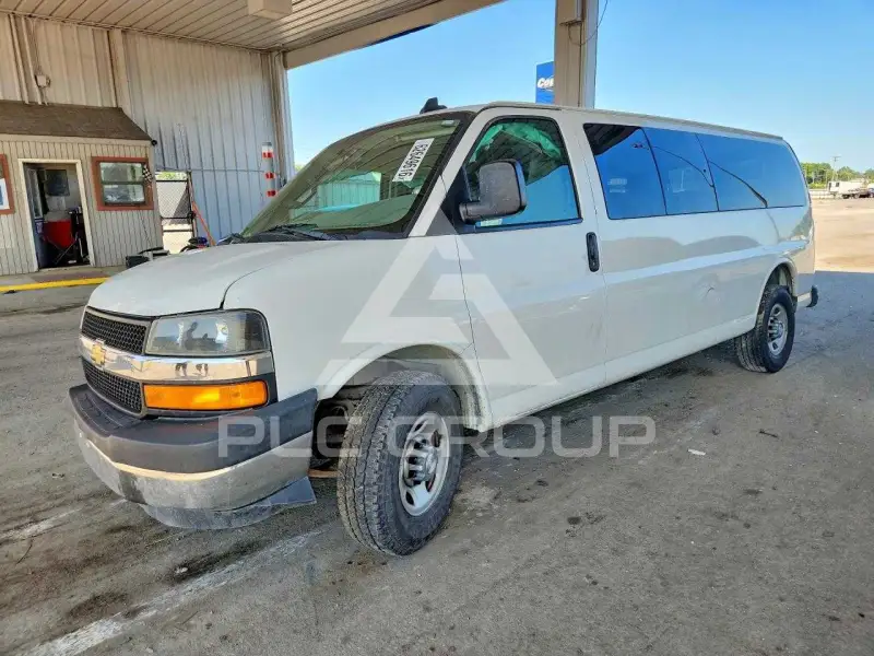 2018 Chevrolet Express photo