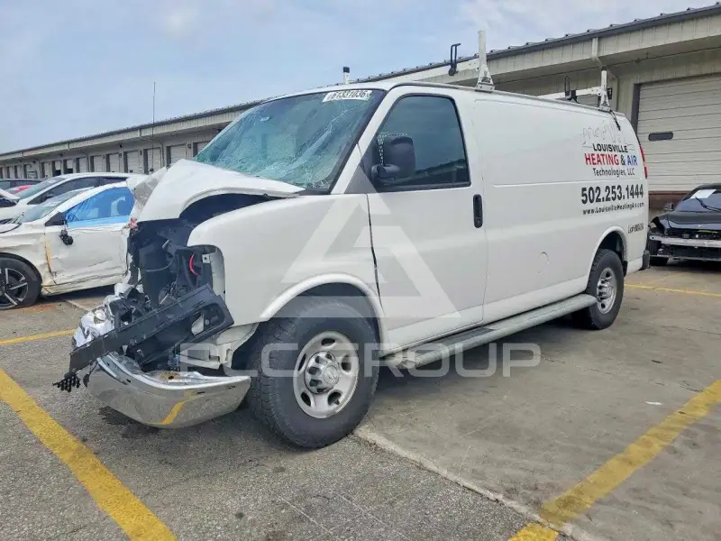 2018 Chevrolet Express photo