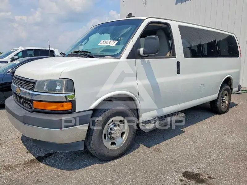 2018 Chevrolet Express фото