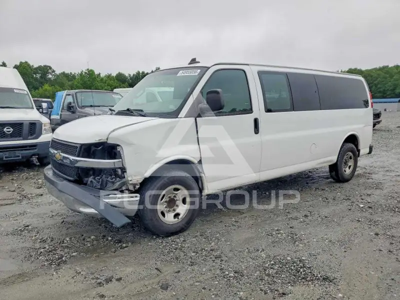 2018 Chevrolet Express photo