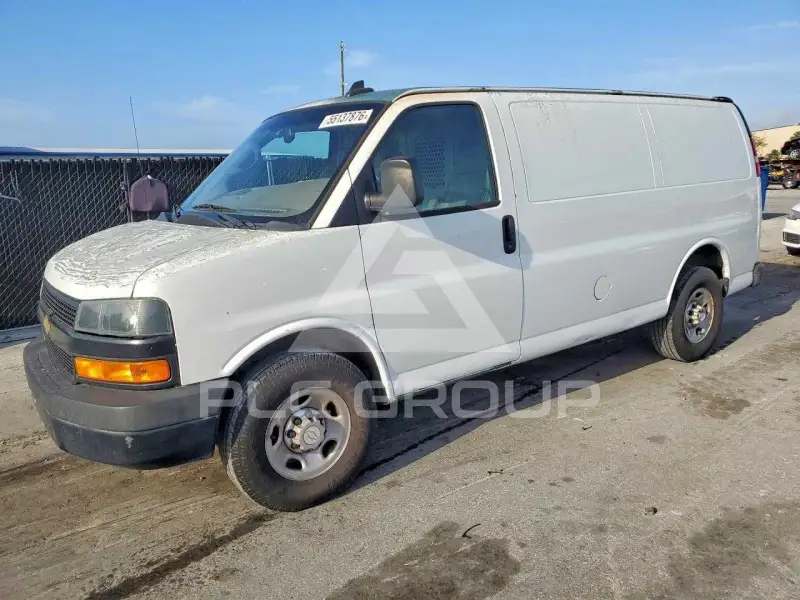 2018 Chevrolet Express photo