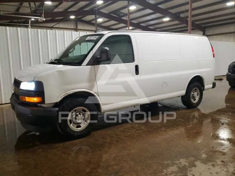 2018 Chevrolet Express photo