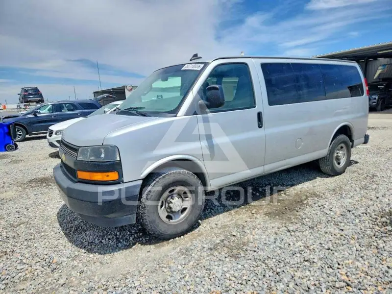 2018 Chevrolet Express фото
