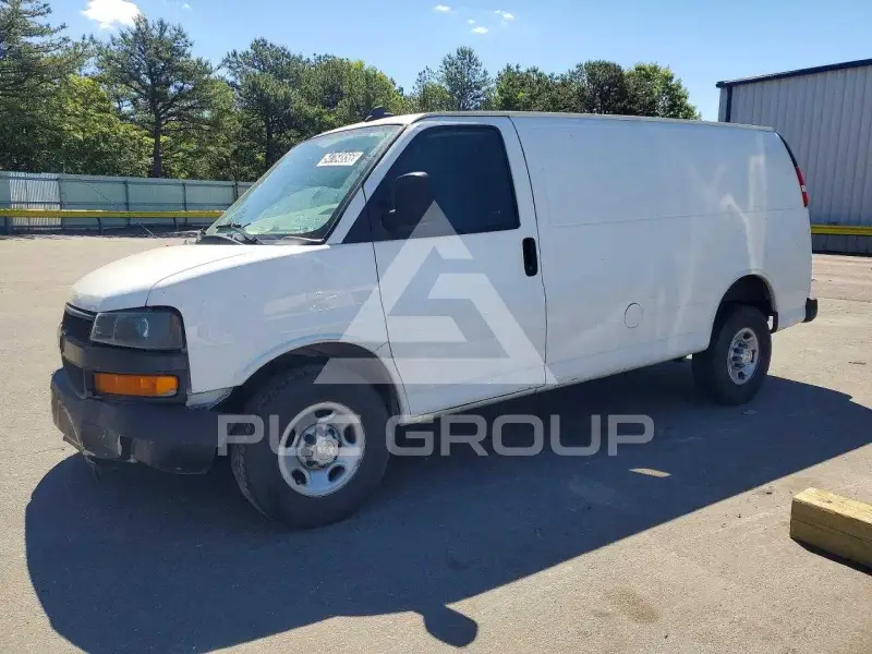 2018 Chevrolet Express photo