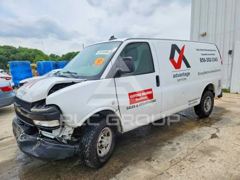 2018 Chevrolet Express photo