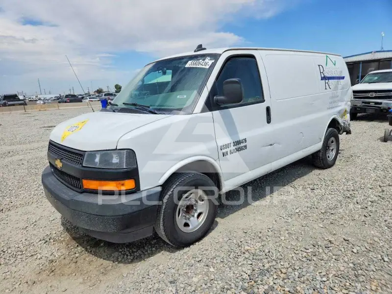 2018 Chevrolet Express photo