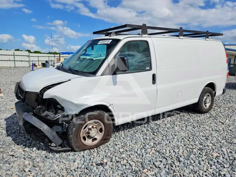 2018 Chevrolet Express photo