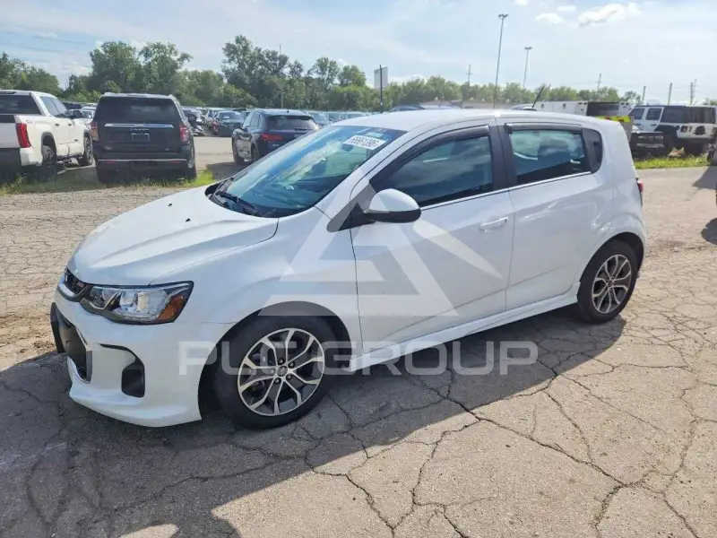 2018 Chevrolet Sonic фото