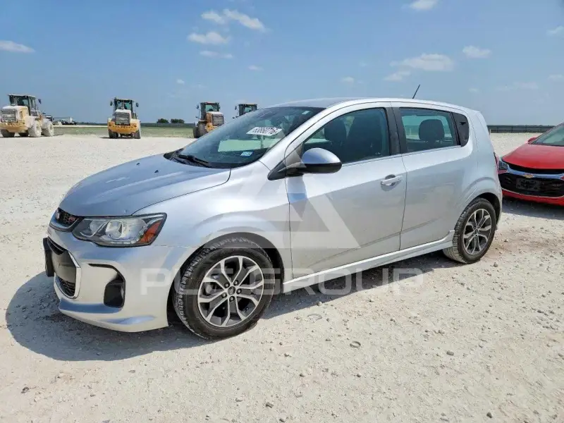 2018 Chevrolet Sonic фото