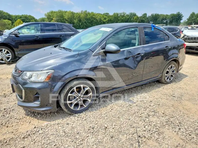 2018 Chevrolet Sonic photo