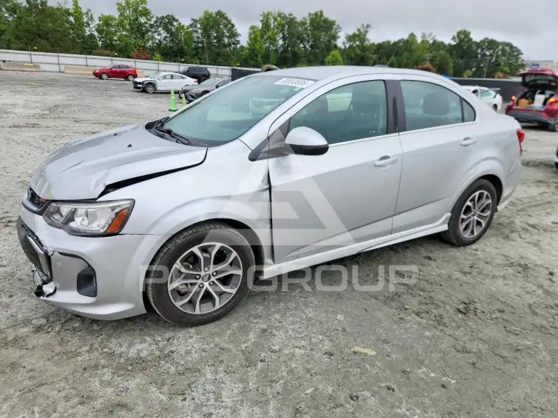 2018 Chevrolet Sonic фото