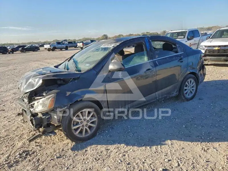 2018 Chevrolet Sonic фото