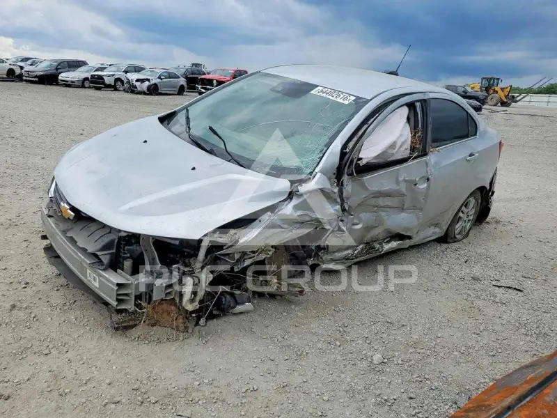 2018 Chevrolet Sonic фото