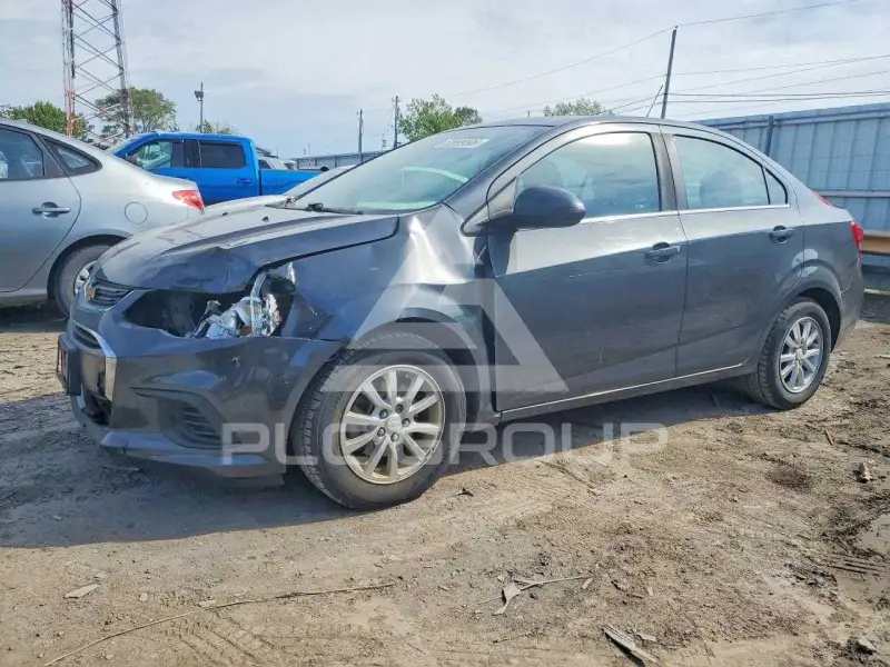 2018 Chevrolet Sonic фото