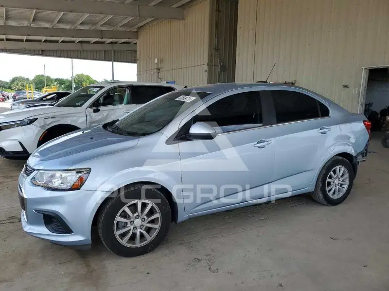 2018 Chevrolet Sonic фото