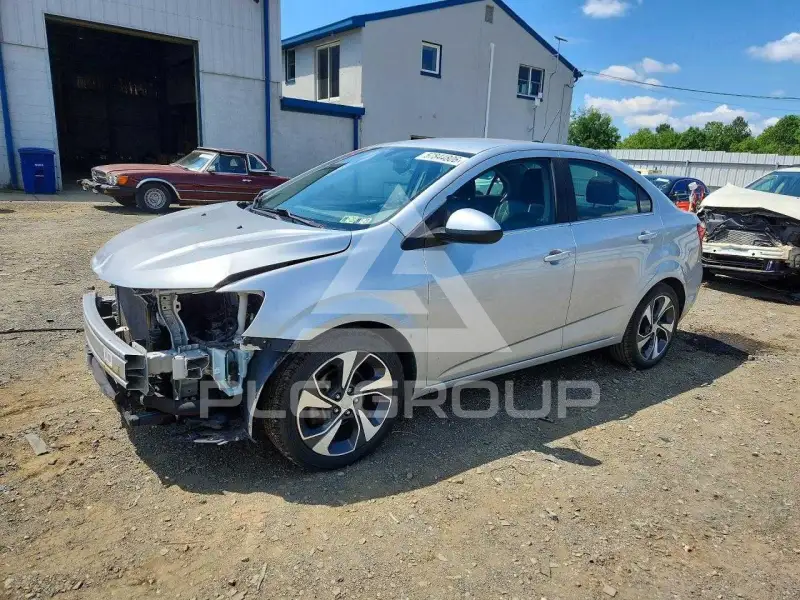 2018 Chevrolet Sonic фото