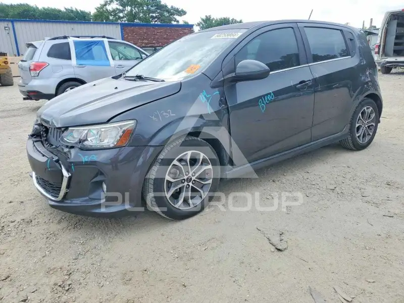 2018 Chevrolet Sonic фото