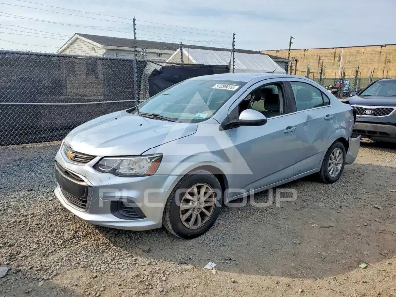 2018 Chevrolet Sonic фото