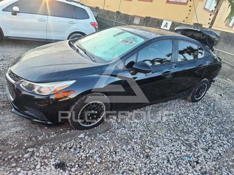 2018 Chevrolet Cruze photo