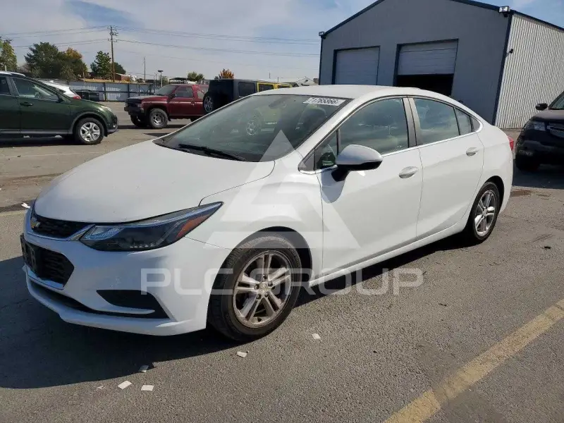 2018 Chevrolet Cruze photo