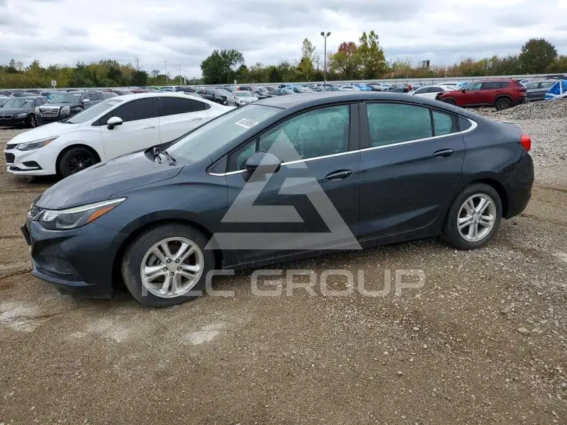 2018 Chevrolet Cruze photo