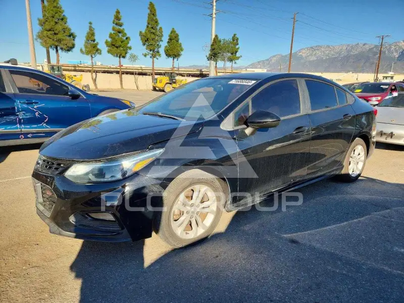 2018 Chevrolet Cruze photo