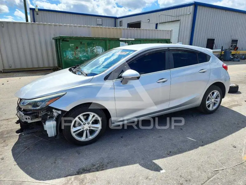 2018 Chevrolet Cruze photo