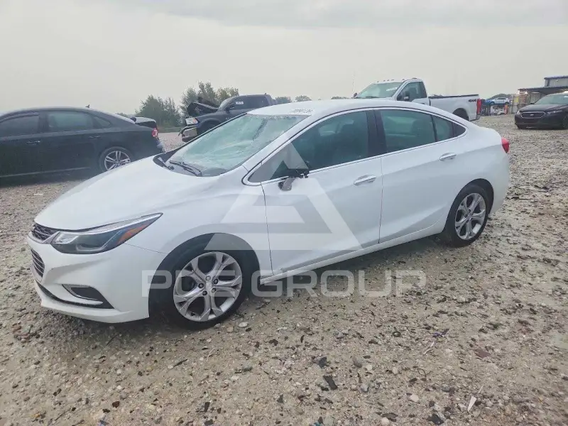 2018 Chevrolet Cruze photo