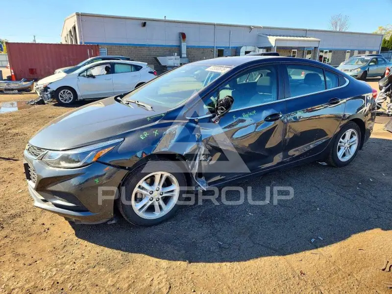 2018 Chevrolet Cruze photo