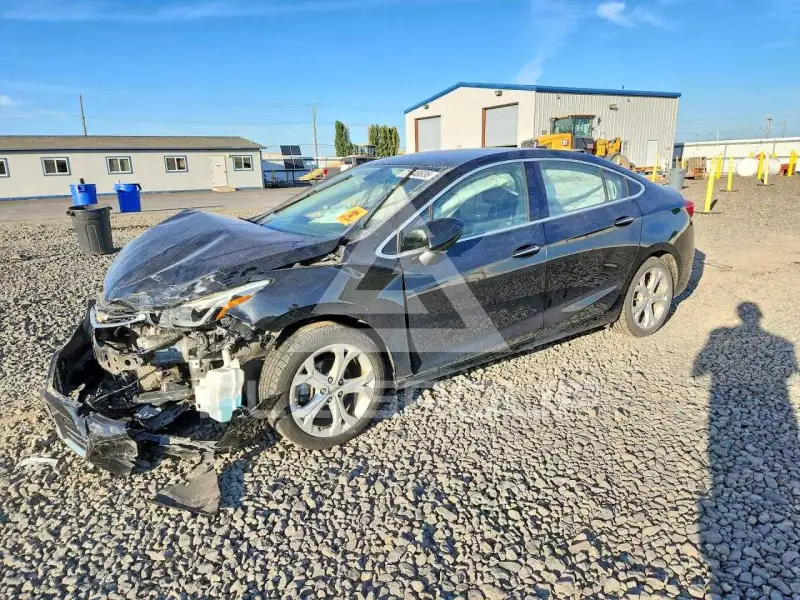2018 Chevrolet Cruze photo