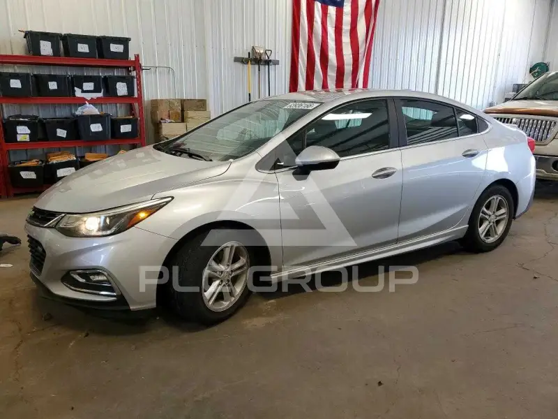 2018 Chevrolet Cruze photo