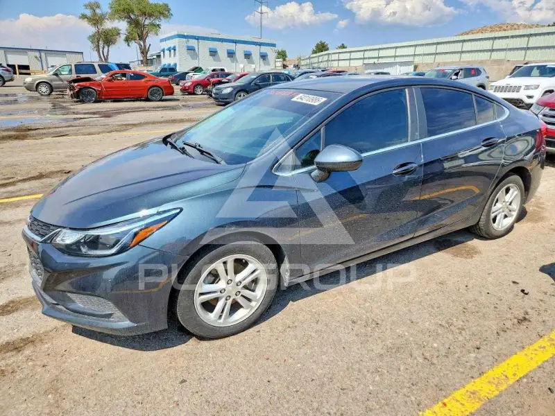 2018 Chevrolet Cruze photo