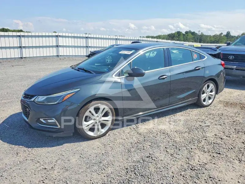 2018 Chevrolet Cruze photo