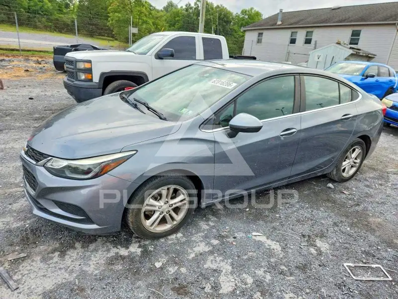 2018 Chevrolet Cruze photo